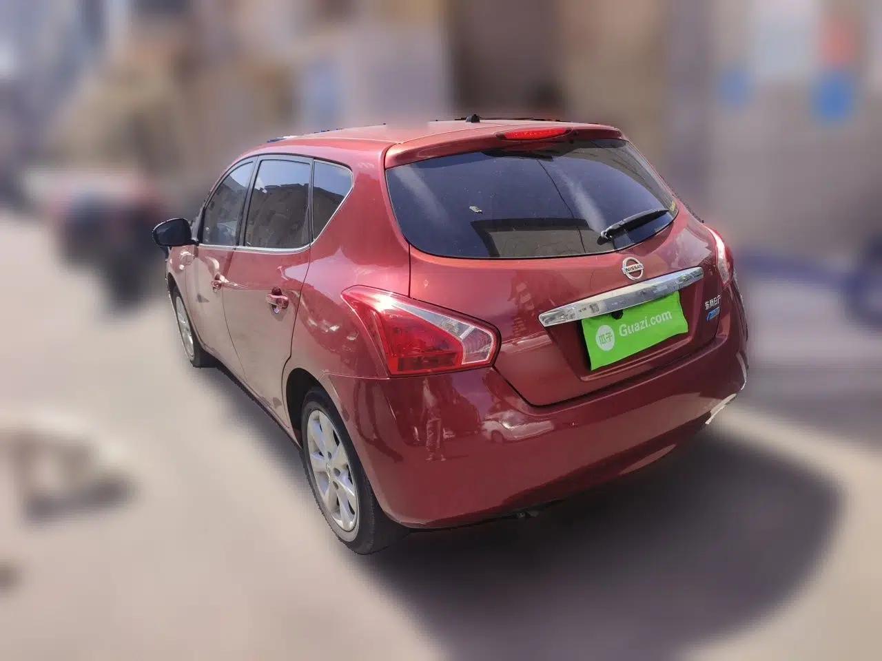 Nissan Tiida 2013 1.6L CVT Cool Cafe Edition — миниатюра 4