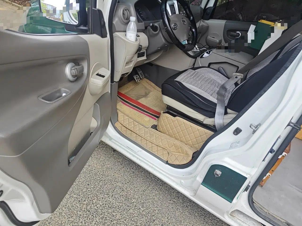 Nissan NV200 2016 Revised Version 1.6L CVT Luxury Edition — миниатюра 16