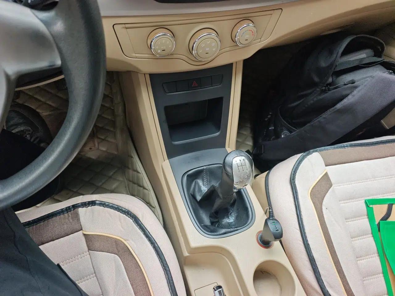 Roewe 350 2014 1.5L Manual Xunchi Edition — миниатюра 14