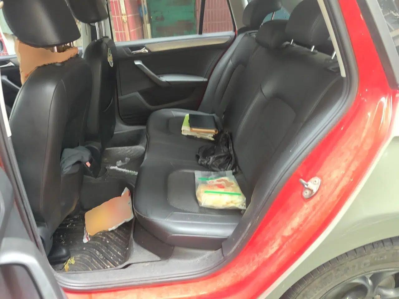 Skoda Rapid Spaceback 2014 1.6L Automatic Enjoyment Edition — миниатюра 17