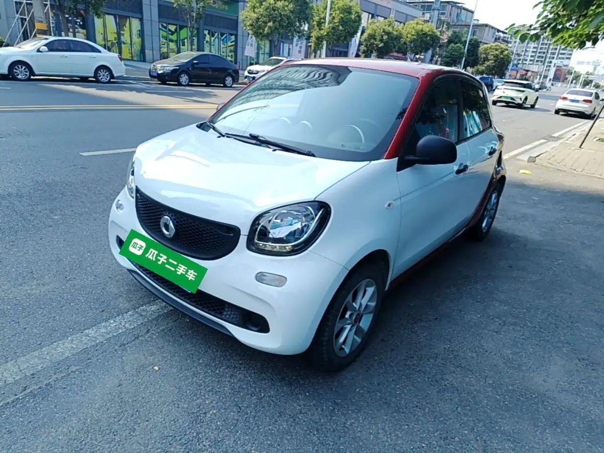 smart forfour 2016 1.0L 52 kW Dynamic Edition — миниатюра 1
