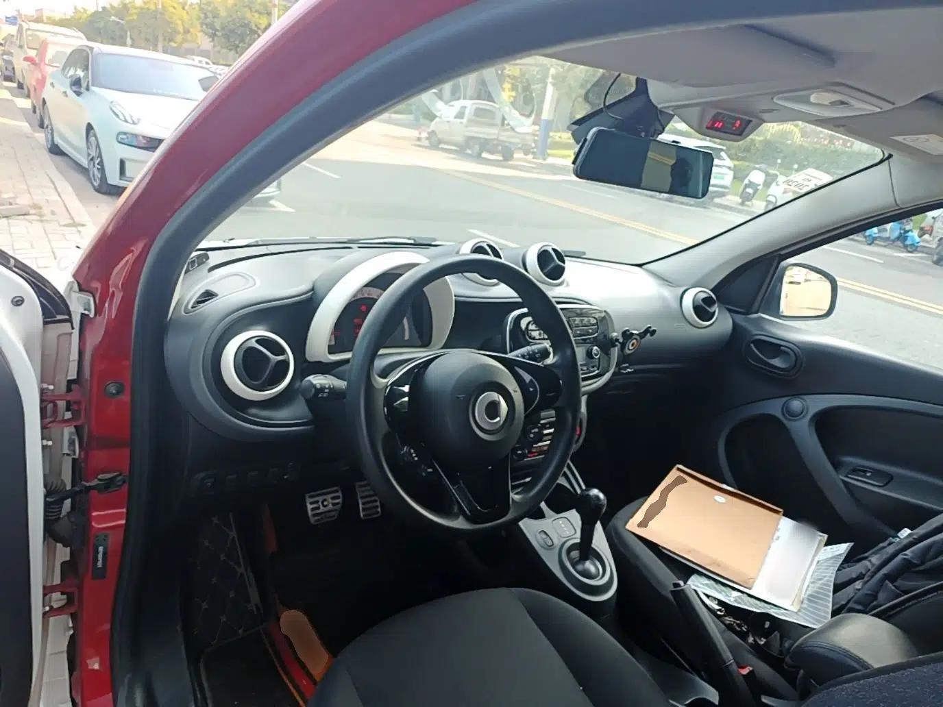 smart forfour 2016 1.0L 52 kW Dynamic Edition — миниатюра 12