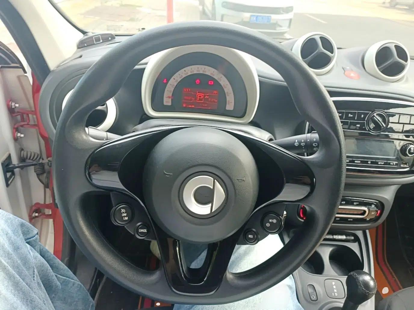 smart forfour 2016 1.0L 52 kW Dynamic Edition — миниатюра 13
