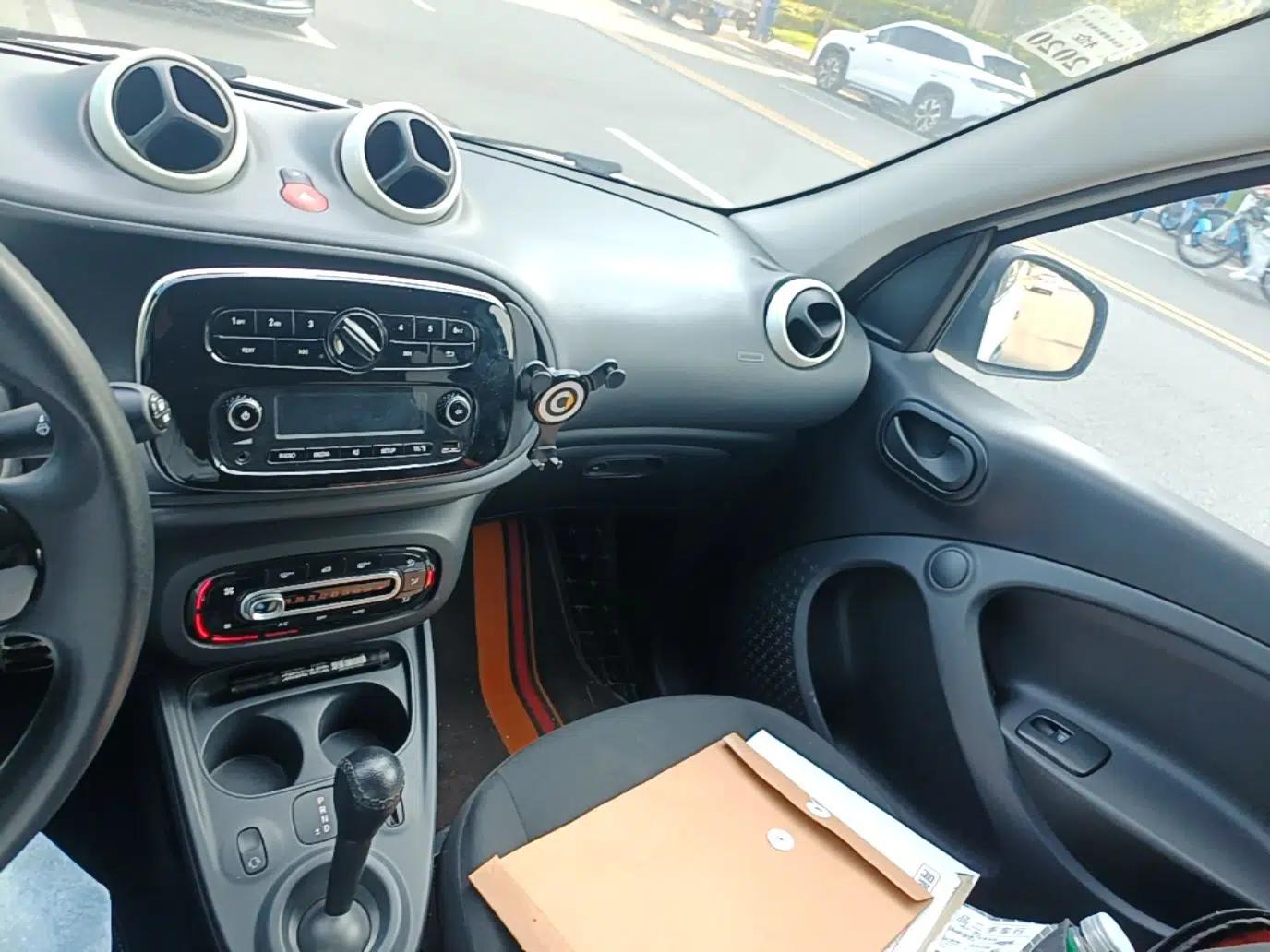 smart forfour 2016 1.0L 52 kW Dynamic Edition — миниатюра 15