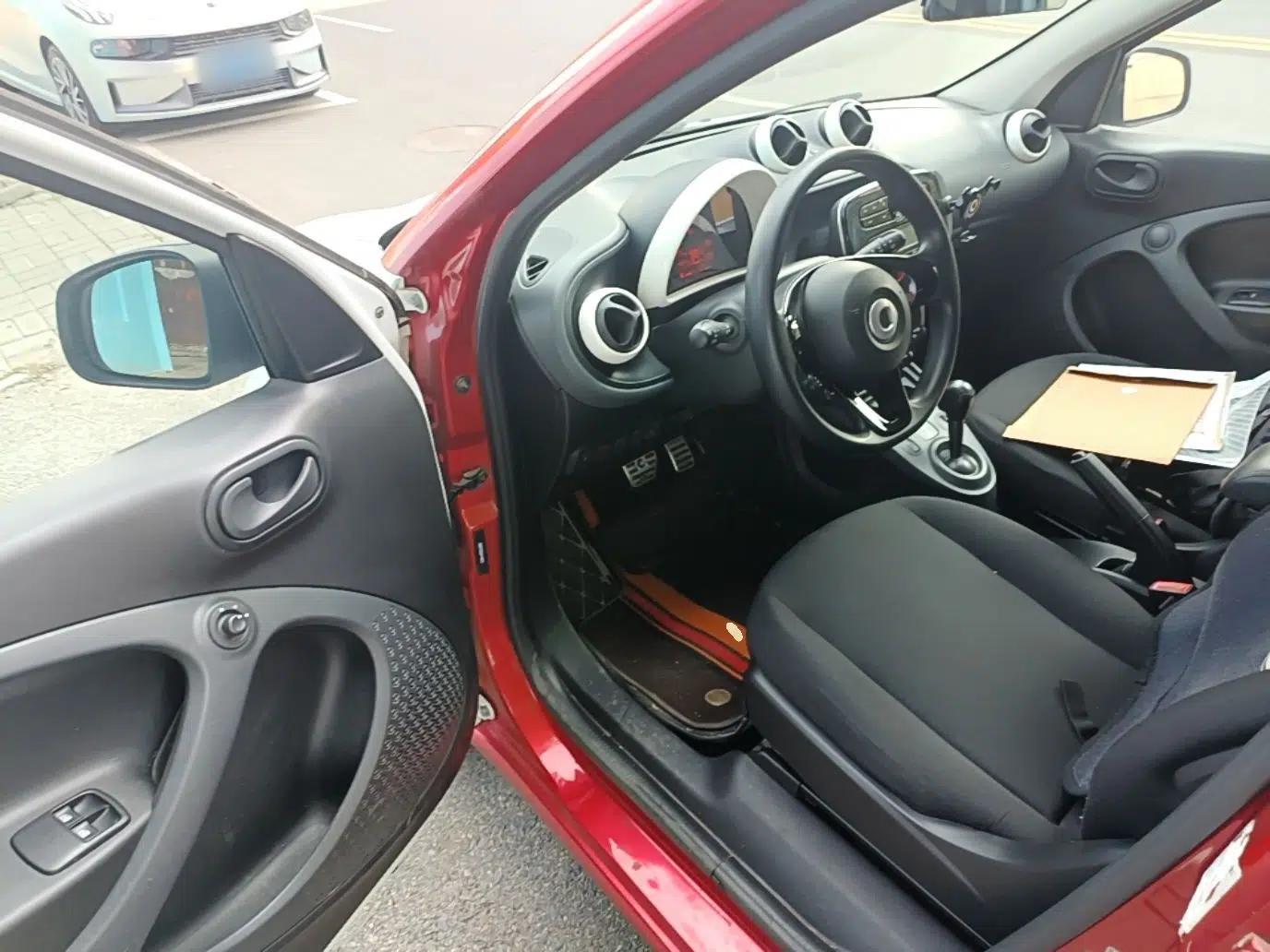 smart forfour 2016 1.0L 52 kW Dynamic Edition — миниатюра 18