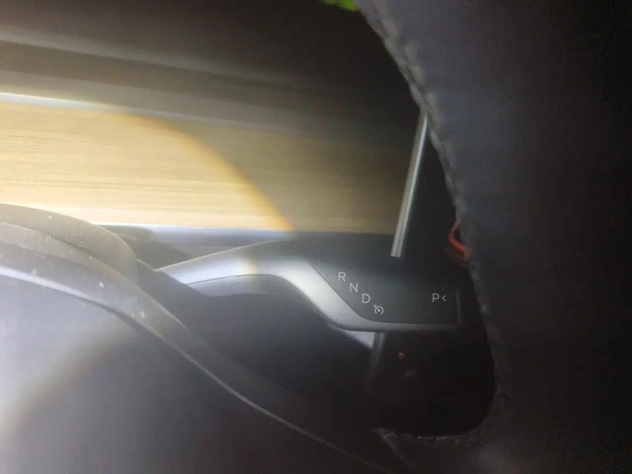 Tesla Model 3 2022 Rear-Wheel-Drive Version — миниатюра 14