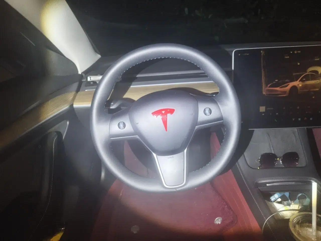 Tesla Model 3 2022 Rear-Wheel-Drive Version — миниатюра 10