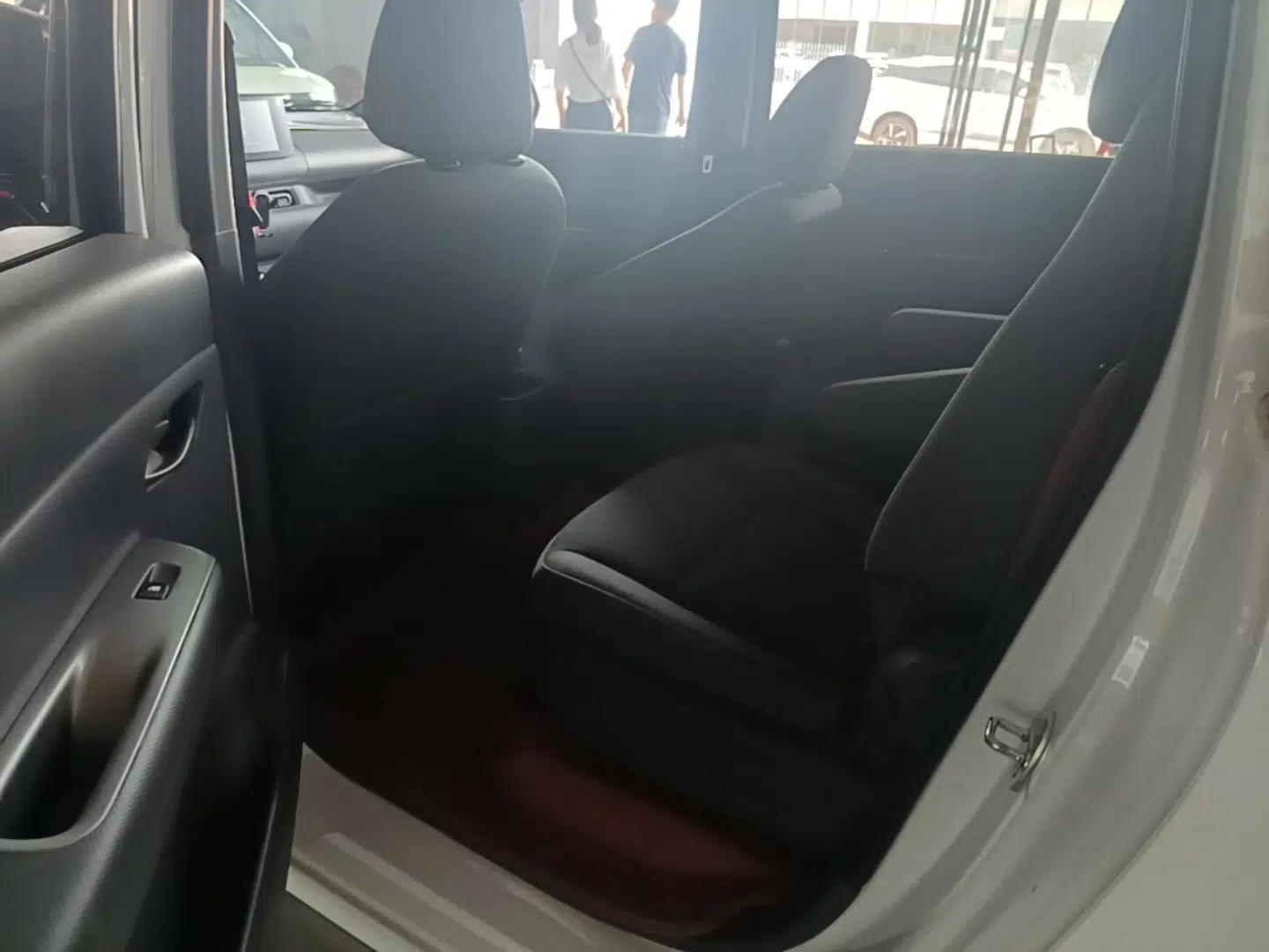 Wuling Hongguang New Energy 2025 Extended-Range Hybrid 50KM Comfort Version — миниатюра 20