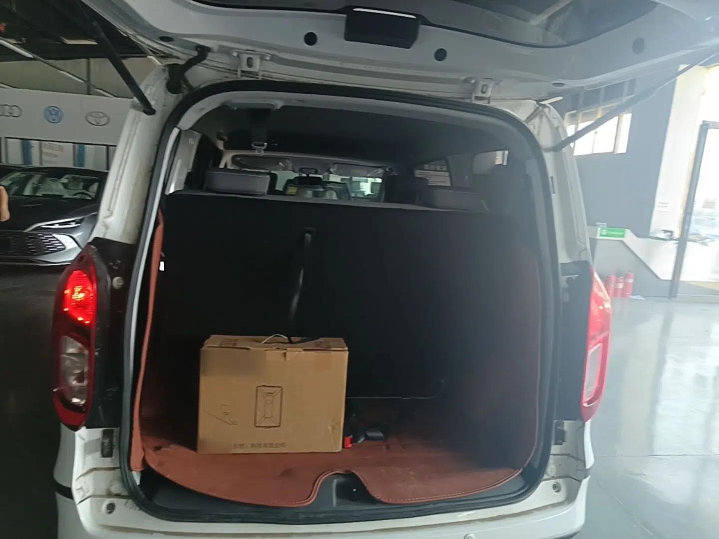 Wuling Hongguang New Energy 2025 Extended-Range Hybrid 50KM Comfort Version — миниатюра 22