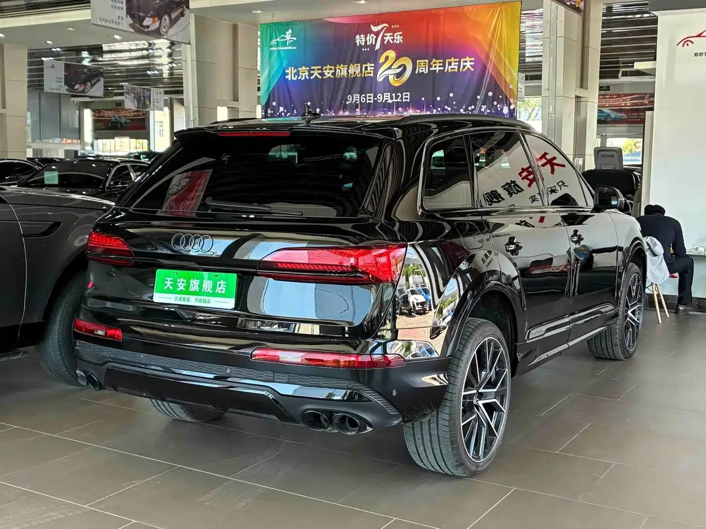 Audi Q7 2025 55 TFSI quattro S line Black Knight Edition — миниатюра 11