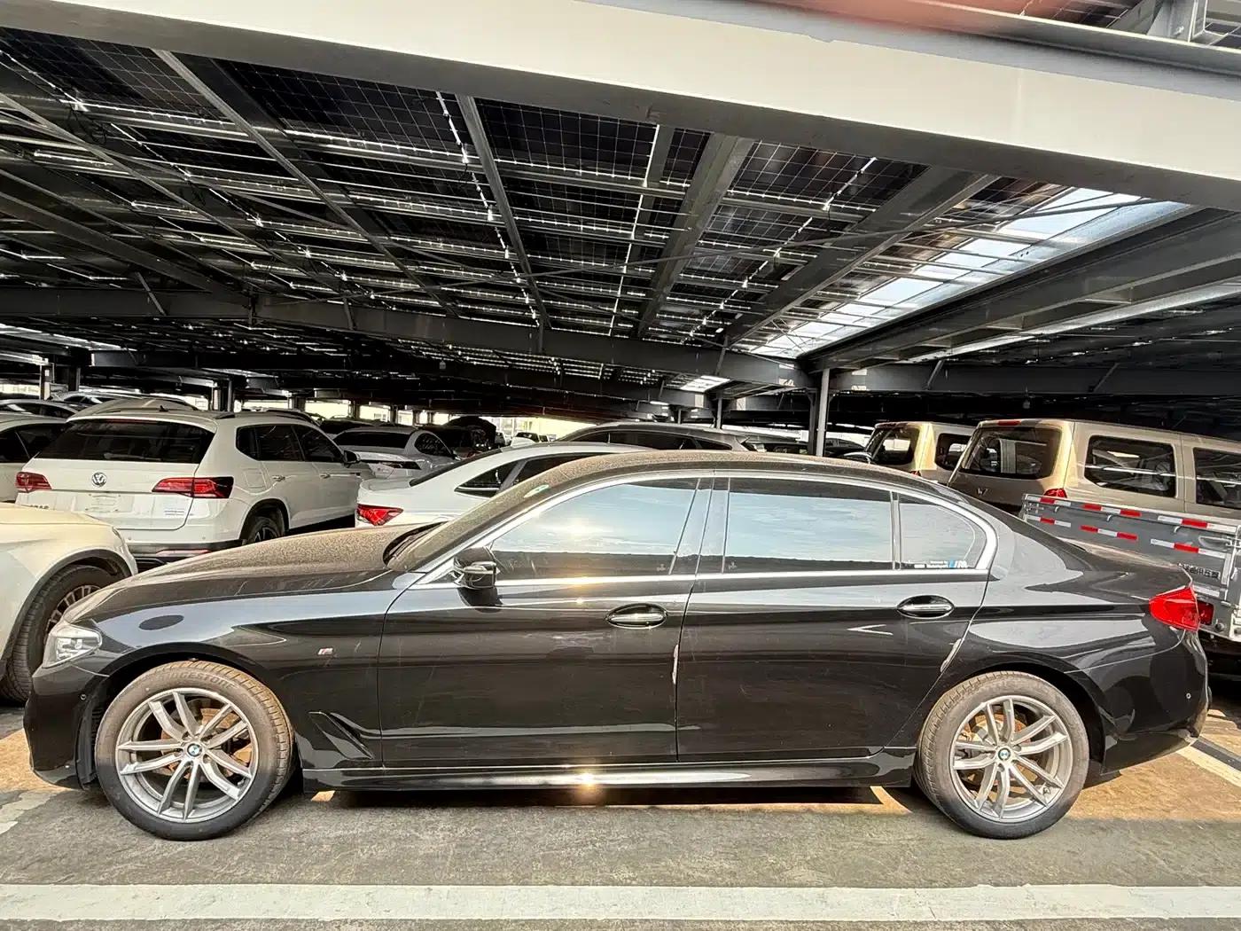 2020 BMW 5 Series 525Li M Sport Package — миниатюра 2
