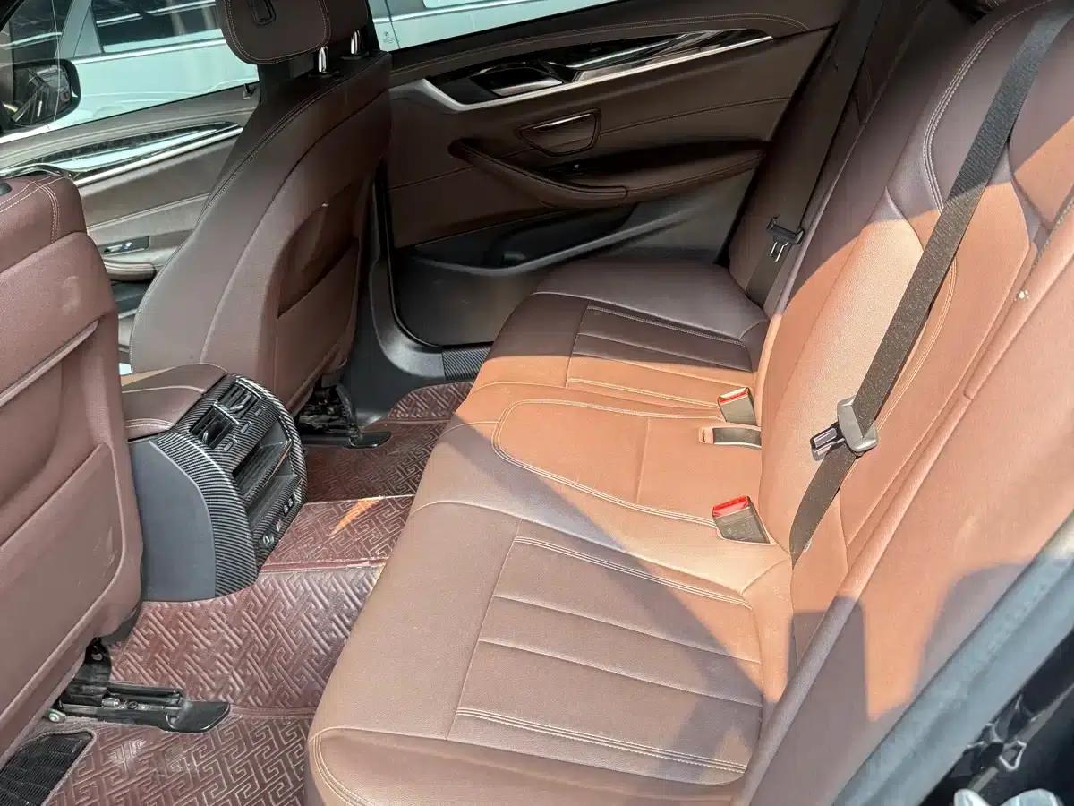 2020 BMW 5 Series 525Li M Sport Package — миниатюра 5