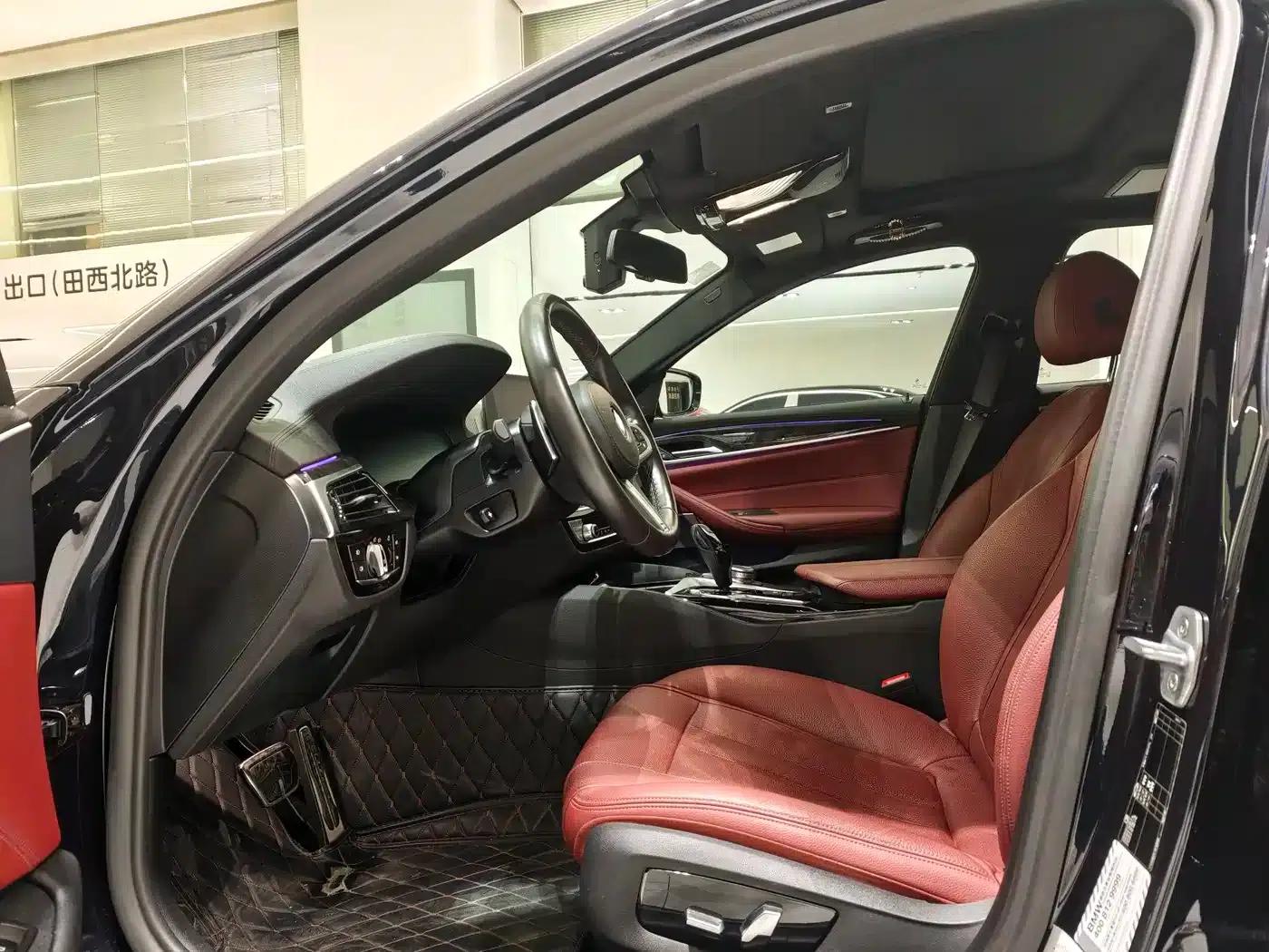 2019 BMW 5 Series 530Li Leading Edition M Sport Package — миниатюра 15