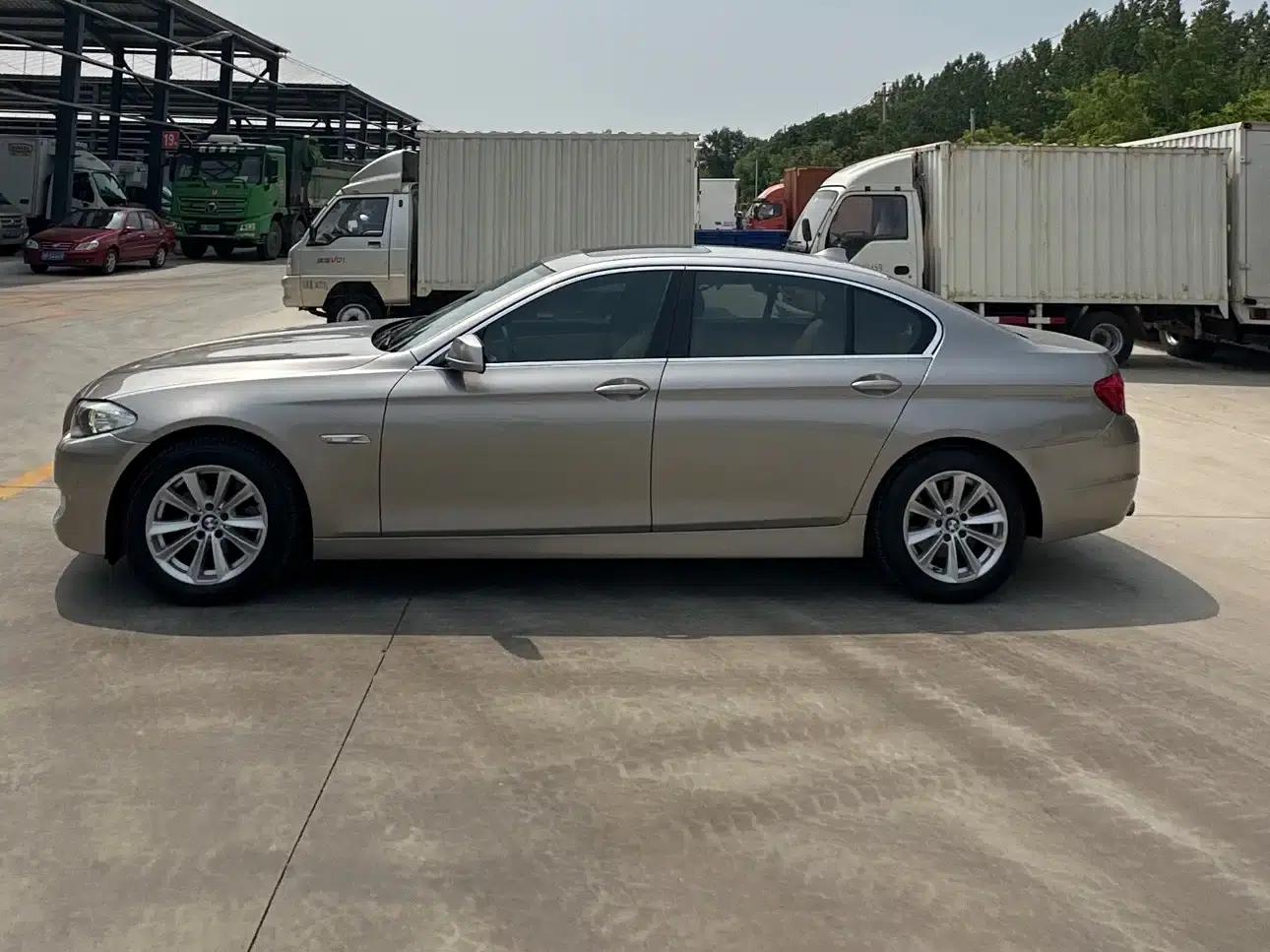 BMW 5 Series 2012 523Li Luxury — миниатюра 3