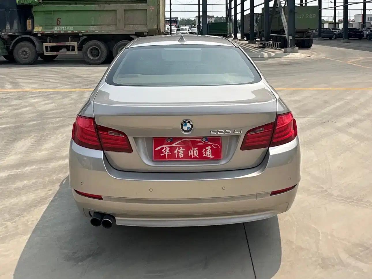 BMW 5 Series 2012 523Li Luxury — миниатюра 4