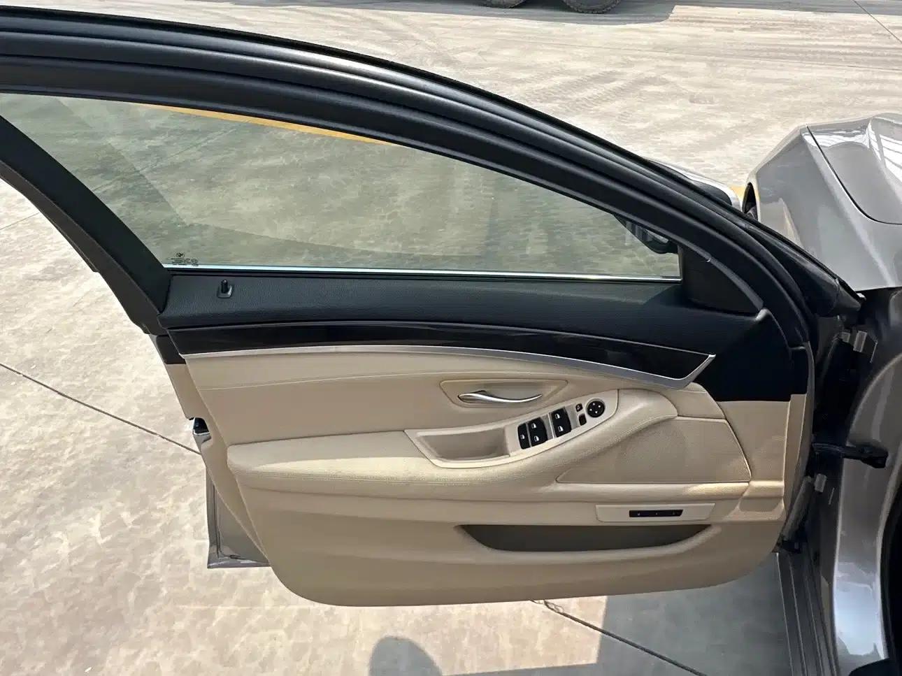 BMW 5 Series 2012 523Li Luxury — миниатюра 8