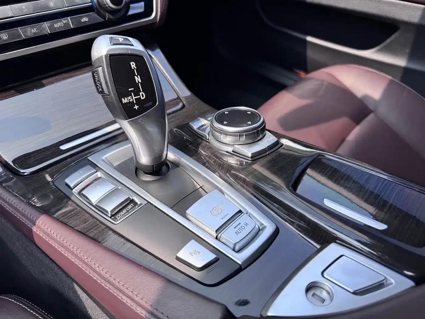 2014 BMW 5 Series 525Li Luxury Design Package — миниатюра 11