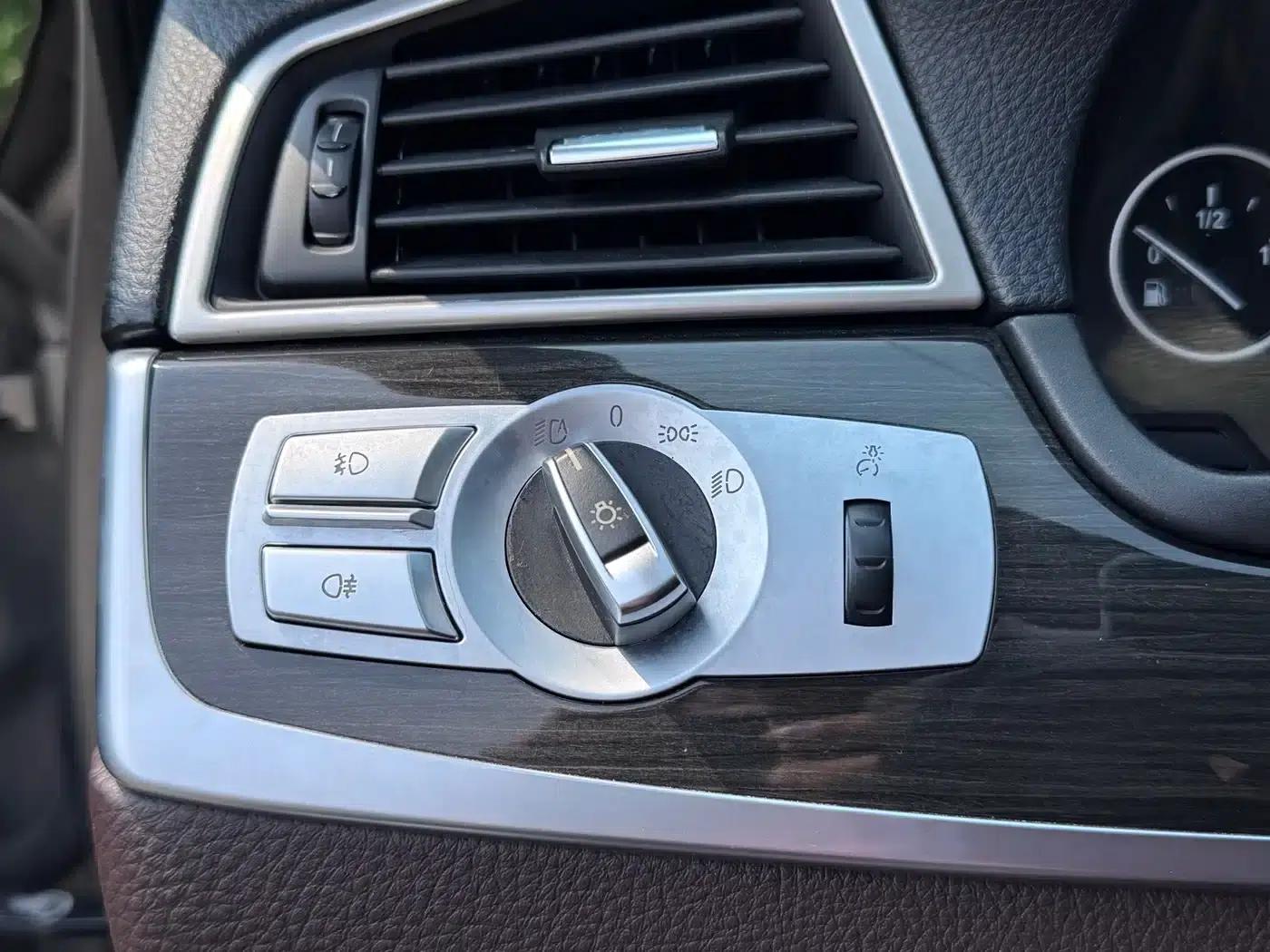 2014 BMW 5 Series 525Li Luxury Design Package — миниатюра 10