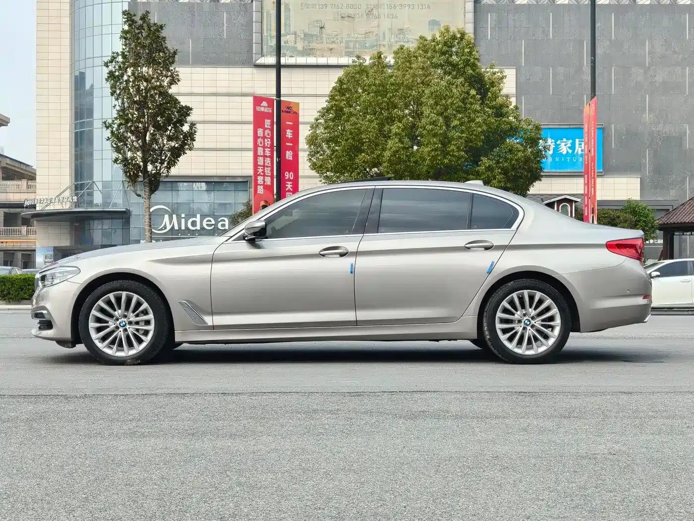 BMW 5 Series 2019 530Li Luxury Package — миниатюра 8