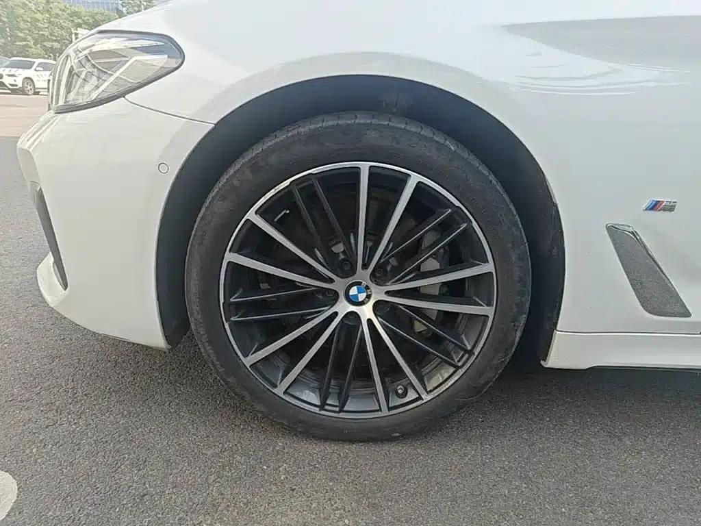 2023 BMW 5 Series Facelift 530Li Leading Edition M Sport Package — миниатюра 23
