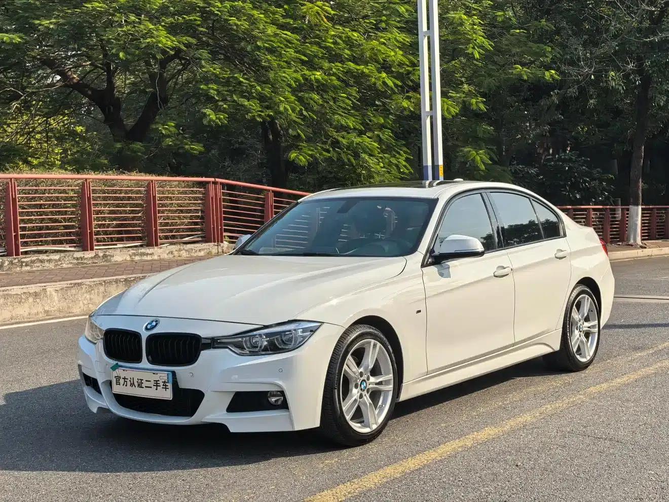 2018 BMW 3 Series 320i M Sport Package — миниатюра 1