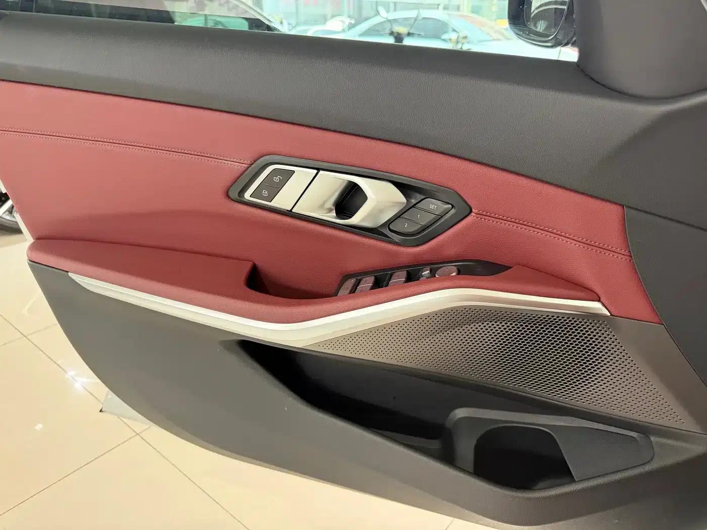2023 BMW 3 Series 320Li M Sport Package — миниатюра 16
