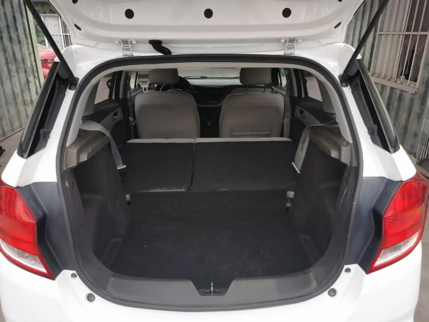 Chevrolet Lova RV 2016 1.5L Automatic Comfort Edition — миниатюра 22
