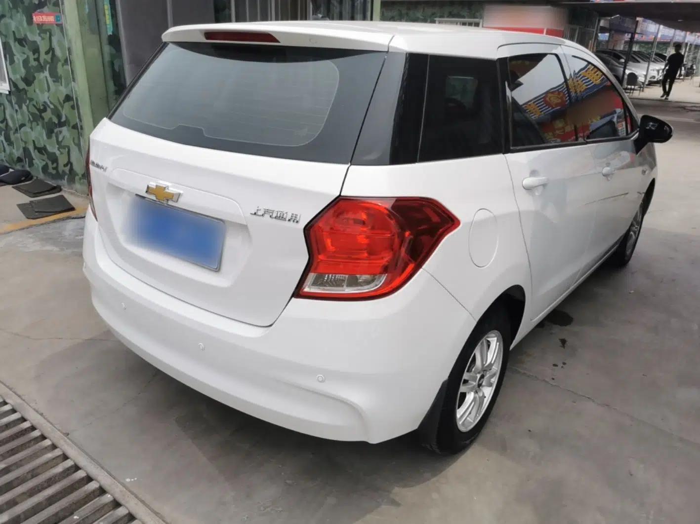 Chevrolet Lova RV 2016 1.5L Automatic Comfort Edition — миниатюра 6