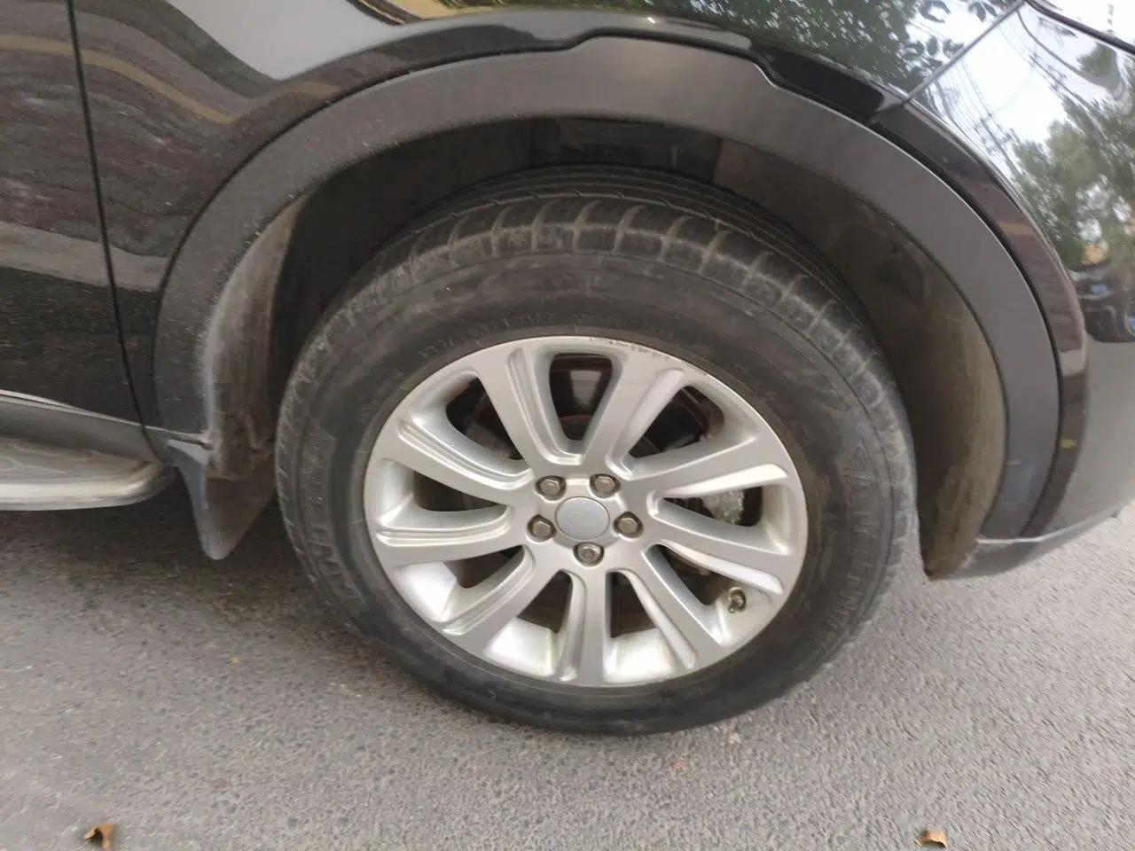 Land Rover Discovery Sport 2016 2.0T SE — миниатюра 8