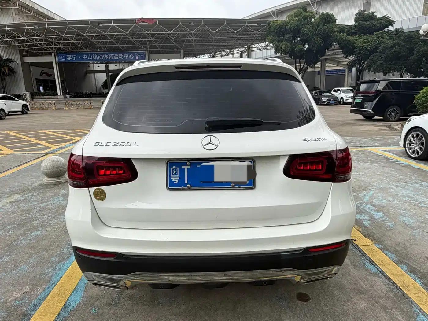 2020 Mercedes-Benz GLC 260 L 4MATIC Dynamic — миниатюра 3
