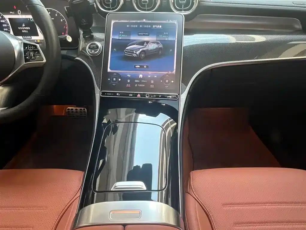 2023 Mercedes-Benz GLC 260 L 4MATIC Dynamic 7-seater — миниатюра 12