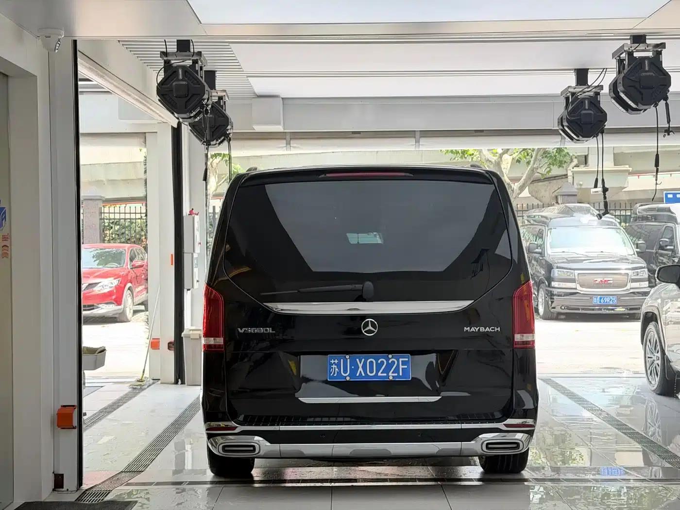 Mercedes-Benz V-Class 2022 V 260 L Long Wheelbase Premium Edition — миниатюра 3