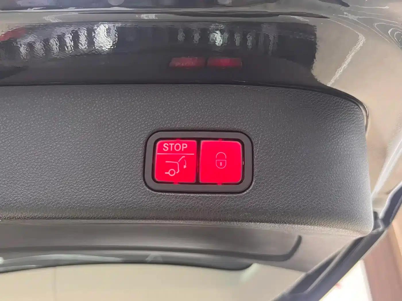 2016 Mercedes-Benz GLS 450 US Spec — миниатюра 28
