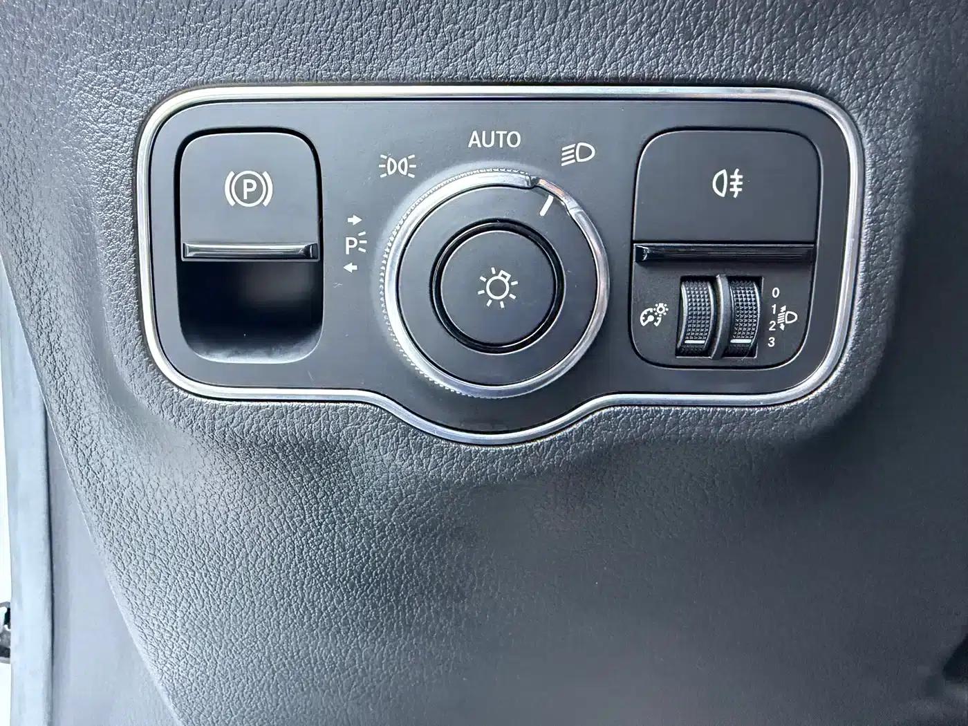2020 Mercedes-Benz GLB 180 Dynamic — миниатюра 9