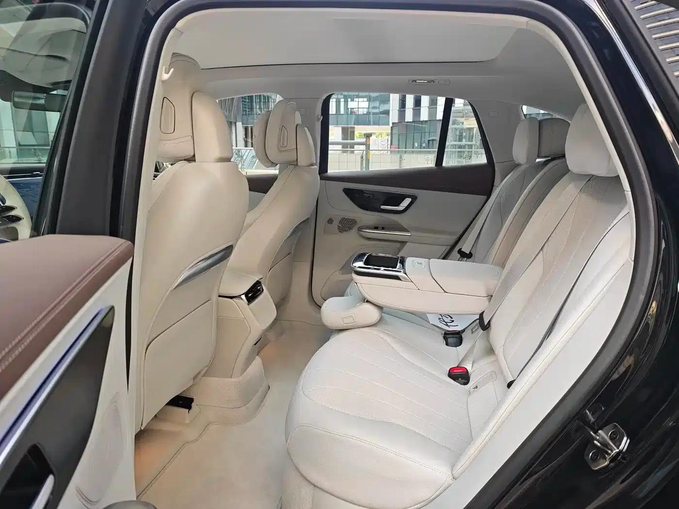 Mercedes-Benz EQE SUV 2024 500 4MATIC Pioneer Edition — миниатюра 13