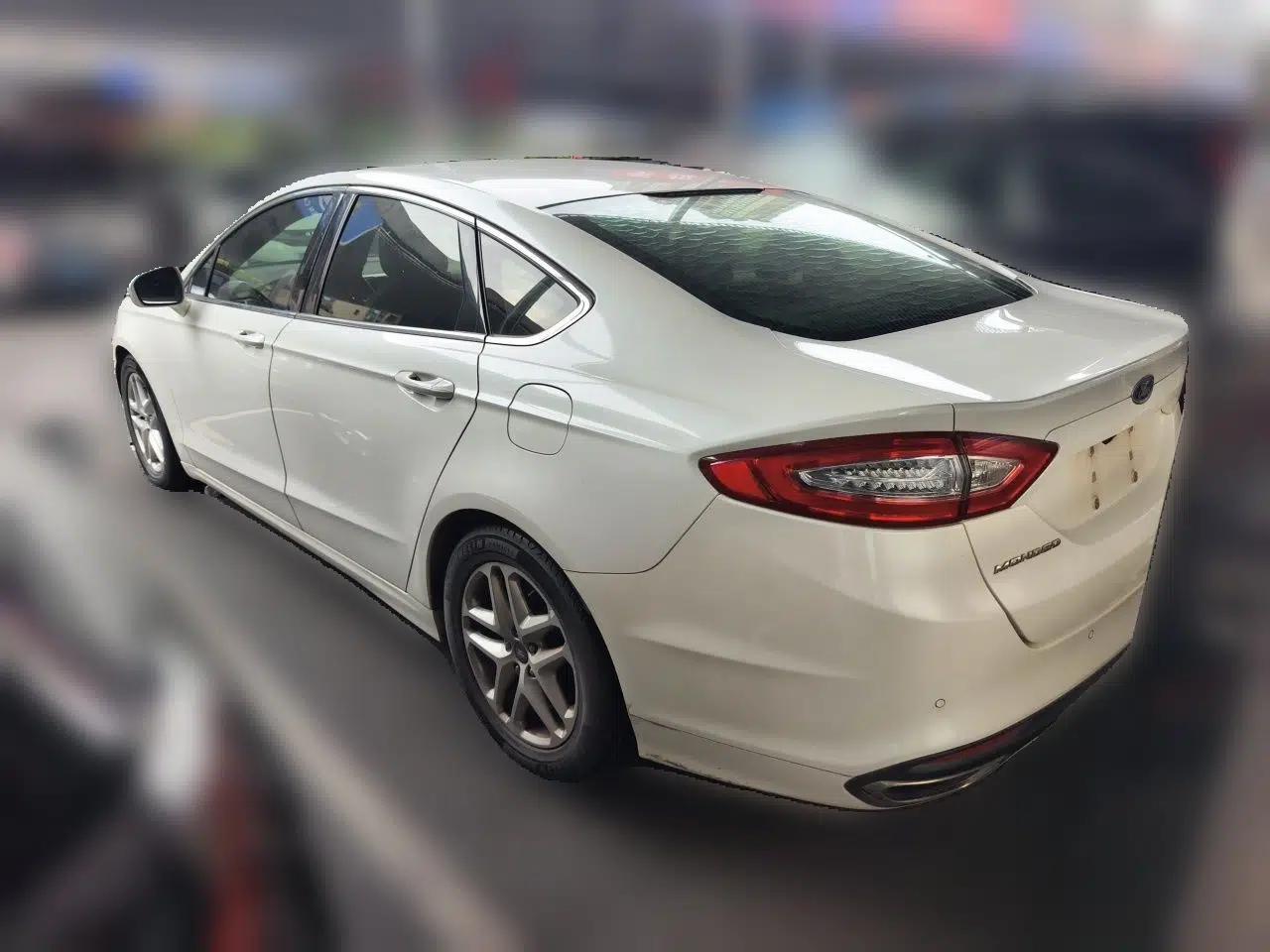 Ford Mondeo 2013 1.5L GTDi180 Fashion Edition — миниатюра 4