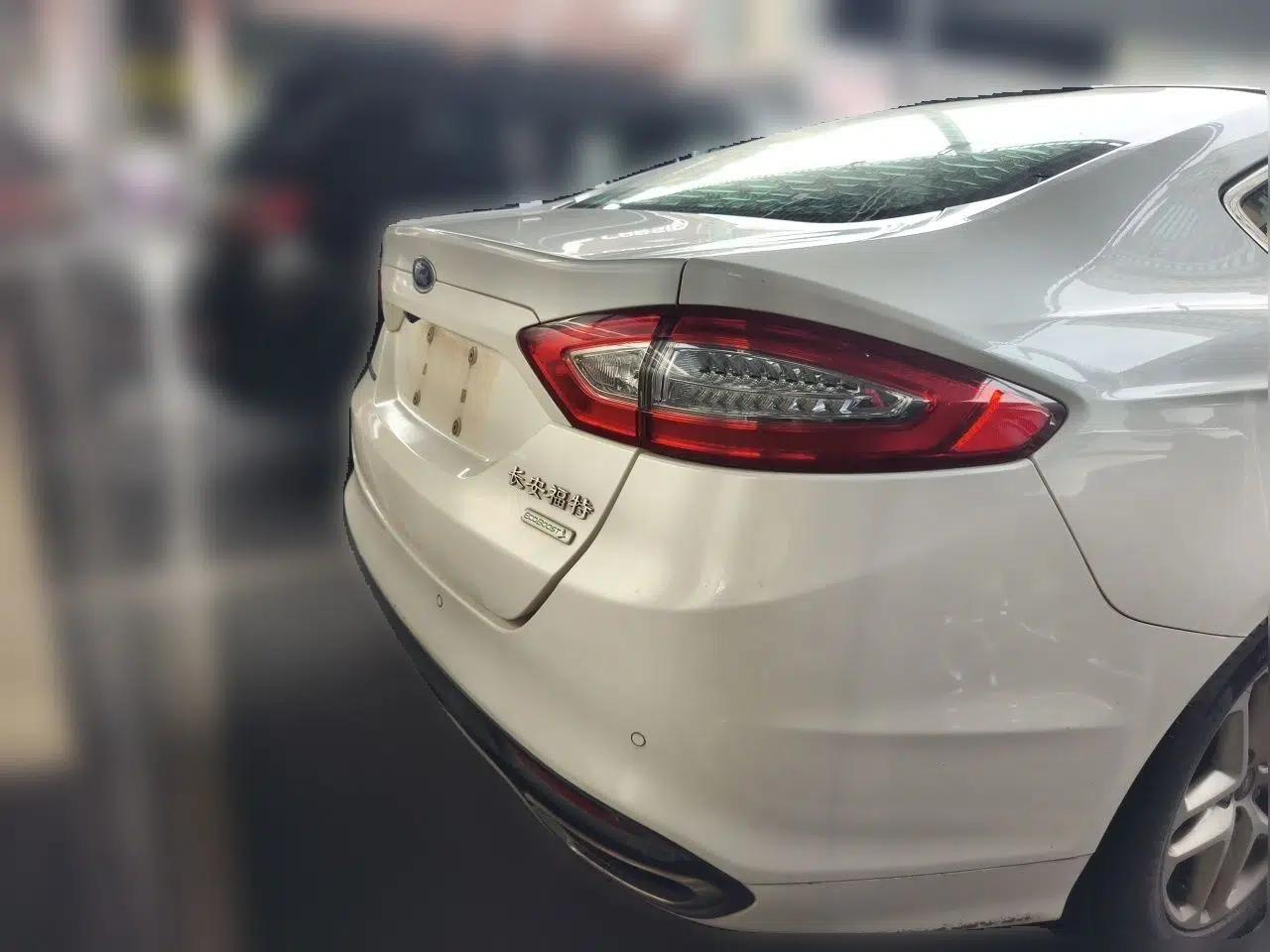 Ford Mondeo 2013 1.5L GTDi180 Fashion Edition — миниатюра 5