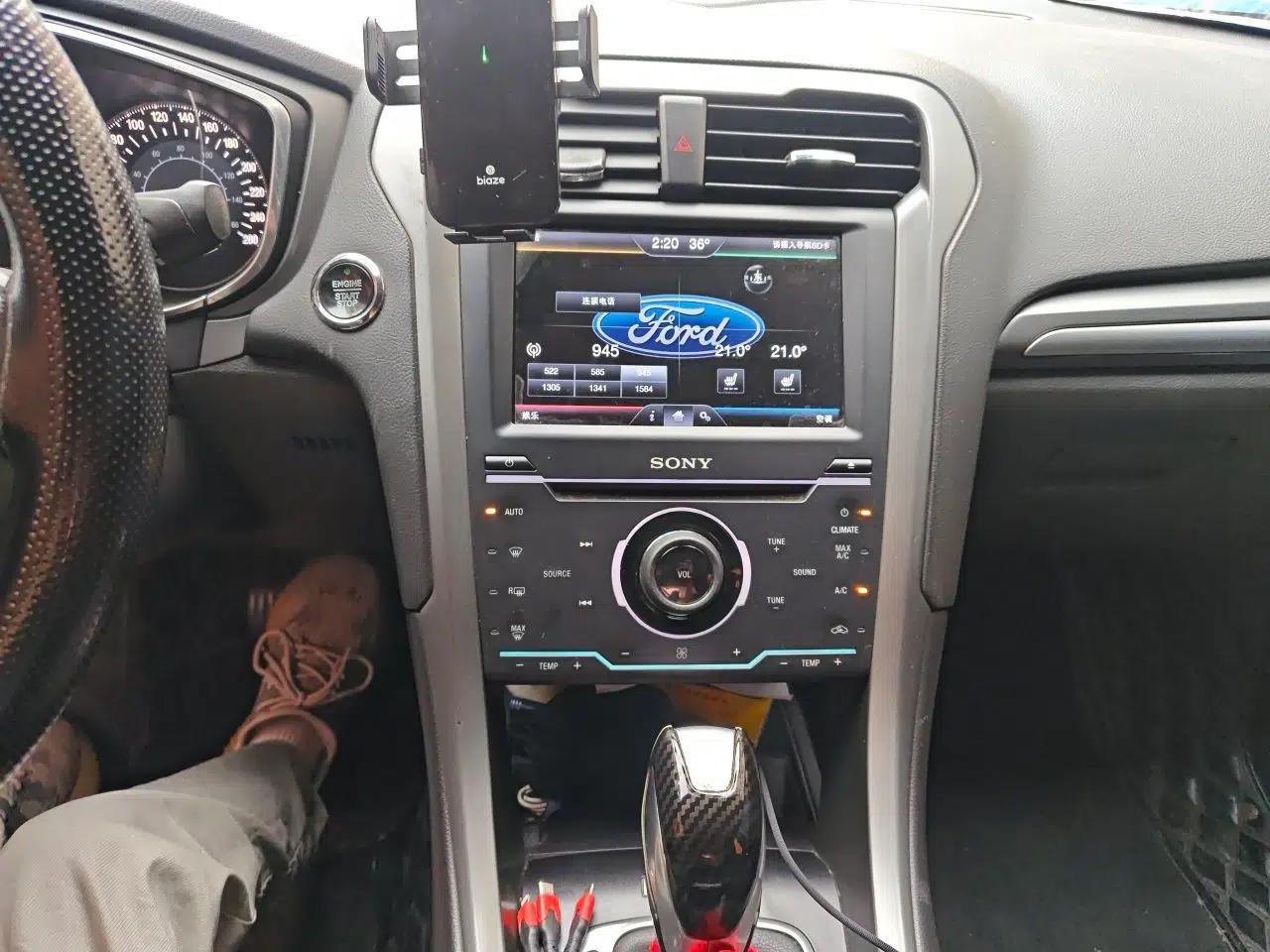 Ford Mondeo 2013 2.0L GTDi240 Luxury Sport Model — миниатюра 13