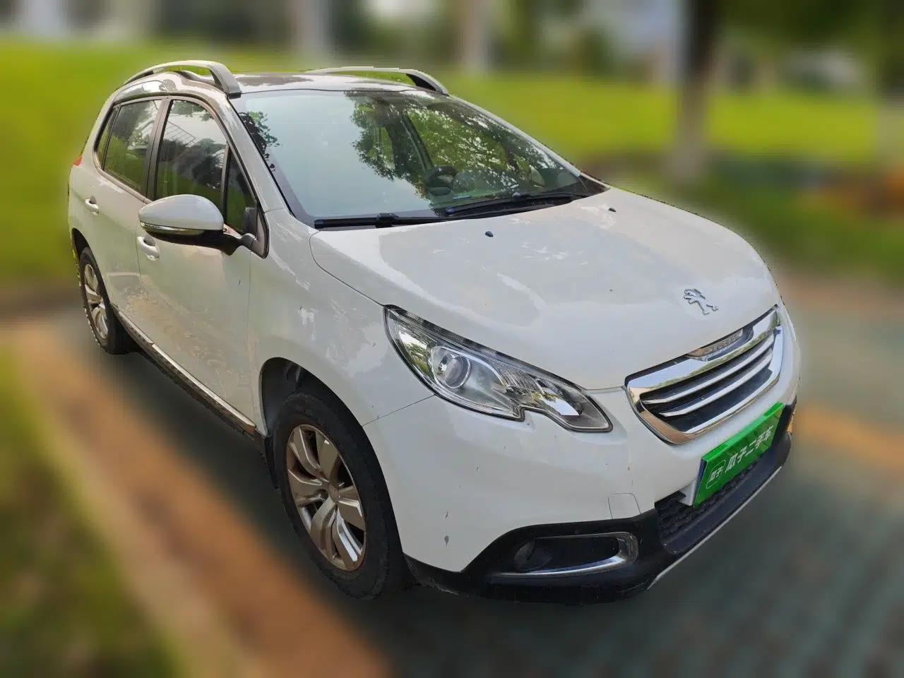 Peugeot 2008 2014 1.6L Automatic Excellence Edition — миниатюра 3