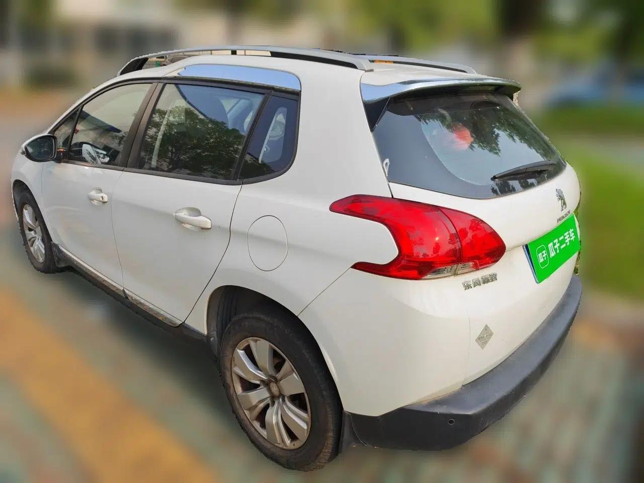 Peugeot 2008 2014 1.6L Automatic Excellence Edition — миниатюра 4