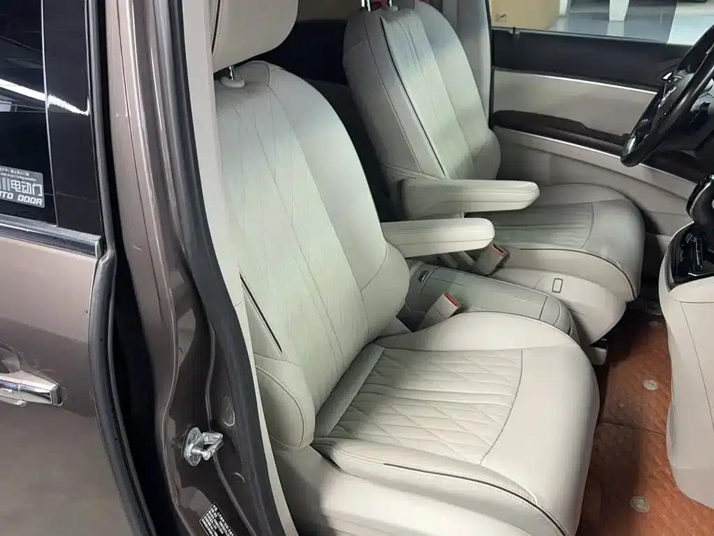 Buick GL8 2022 Land Business Class 652T Luxury — миниатюра 3