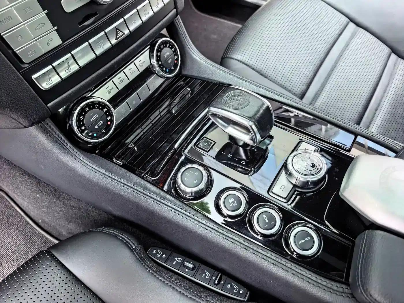 2015 Mercedes-Benz CLS AMG 63 4MATIC — миниатюра 20