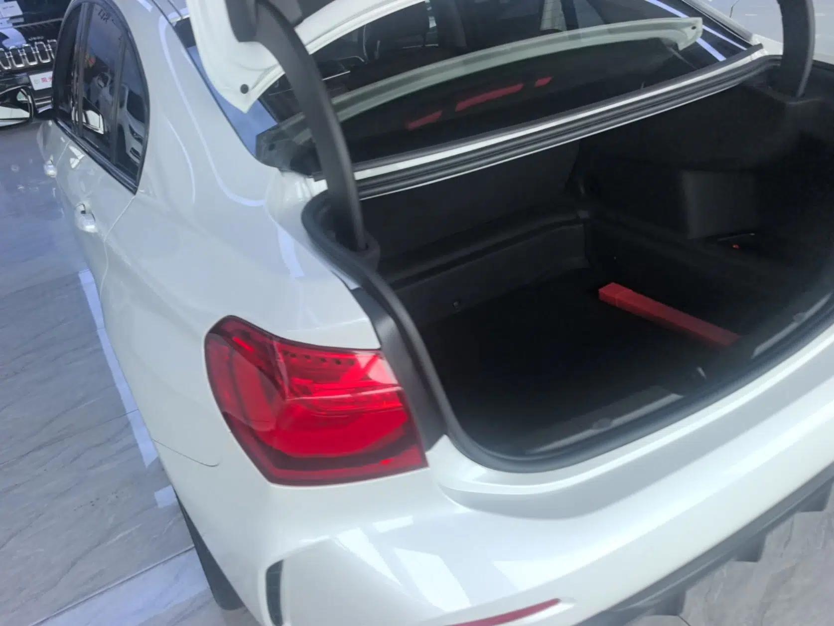 BMW 1 Series 2019 118i M Sport Package — миниатюра 4