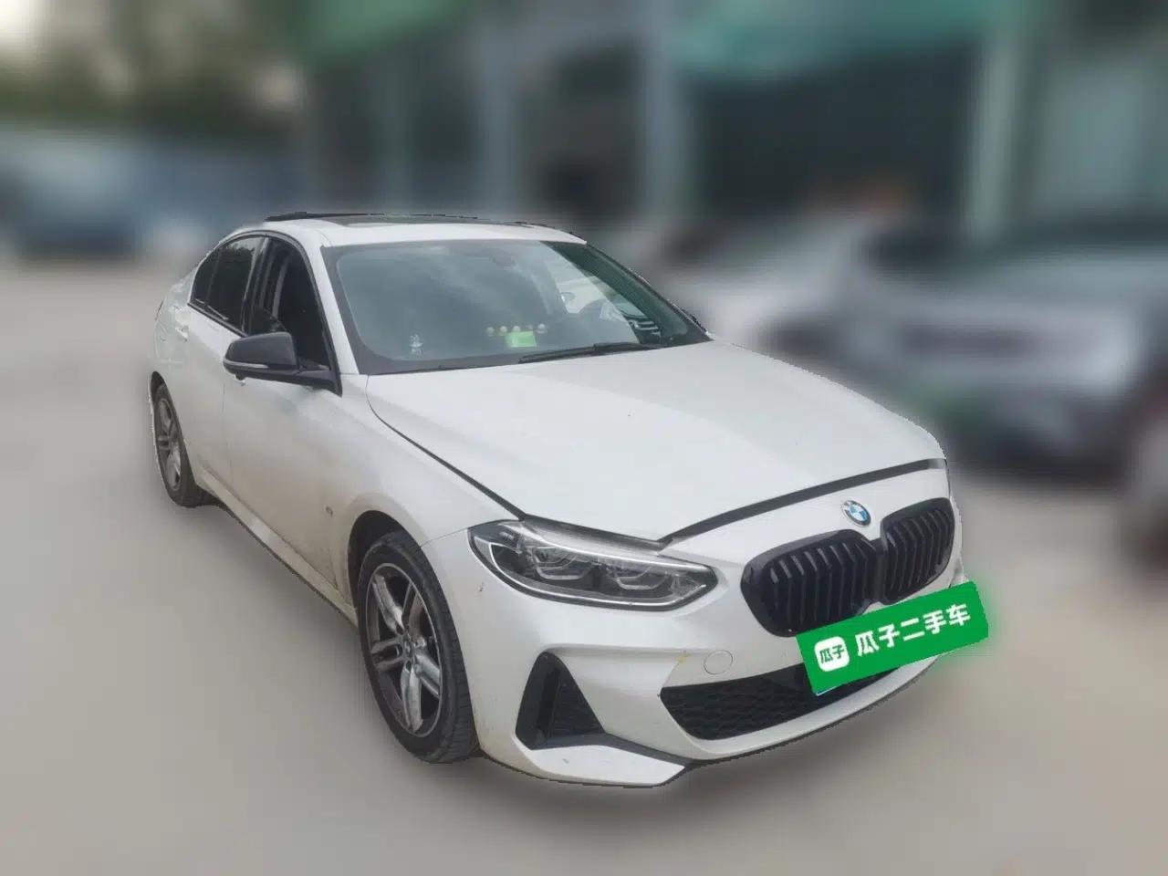 BMW 1 Series 2021 120i M Sport Night Edition — миниатюра 3
