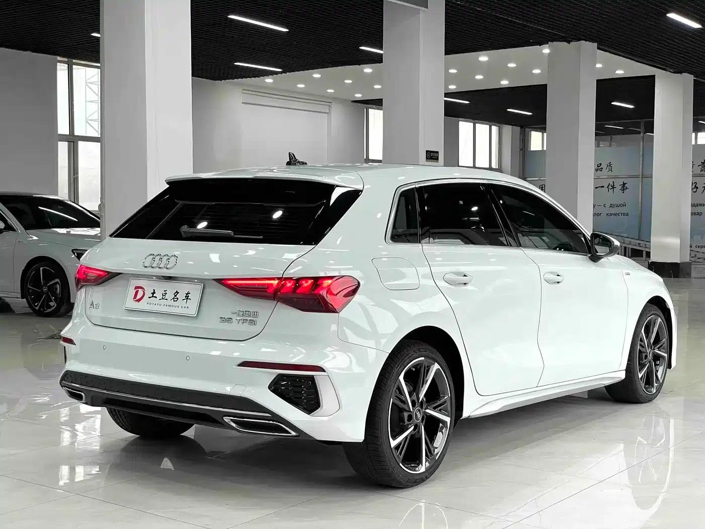 Audi A3 2022 Sportback 35 TFSI Fashion Sport — миниатюра 4