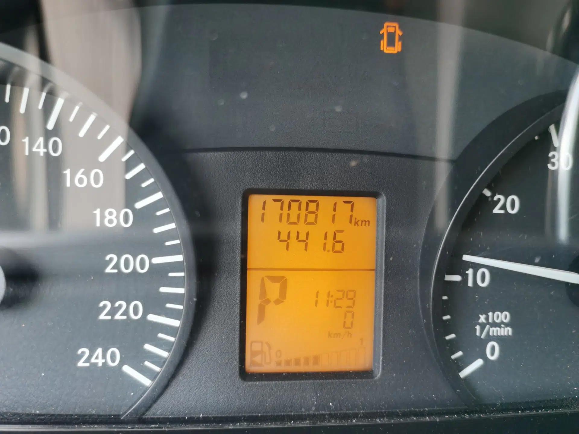 Mercedes-Benz Vito 2011 2.5L Elite Edition — миниатюра 12