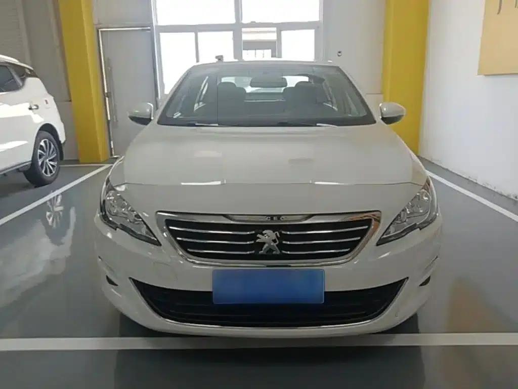 Peugeot 408 2015 1.2T Automatic Luxury Edition — миниатюра 3
