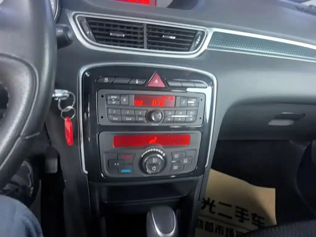 Peugeot 308 2014 Enjoy Edition Classic 1.6L Automatic Fashion Model — миниатюра 13