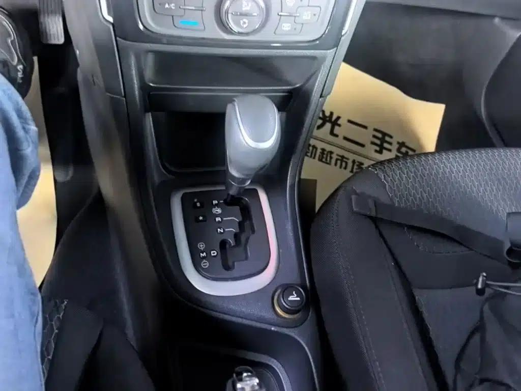 Peugeot 308 2014 Enjoy Edition Classic 1.6L Automatic Fashion Model — миниатюра 14