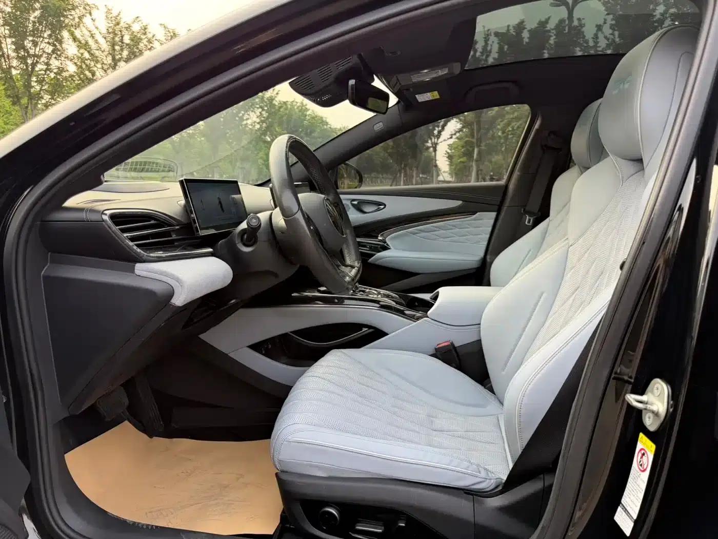Seal 2023 Champion Edition 700km Performance Version — миниатюра 5